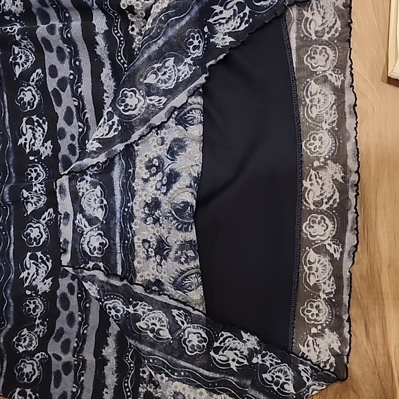 Skirts - Picture 3 of 10